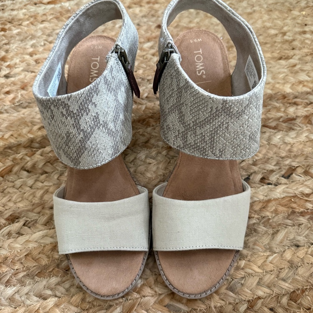 Tom’s Women’s 9.5 Majorca Cutout Tan Block Heeled Sandals